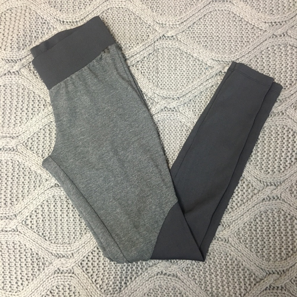 2/$20 ⭐️under armour sock leggings⭐️